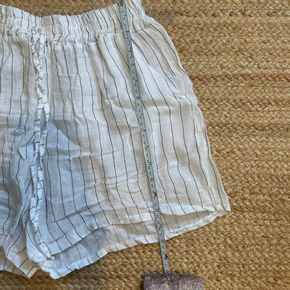 Linen Drawstring Shorts - Picture 3 of 5